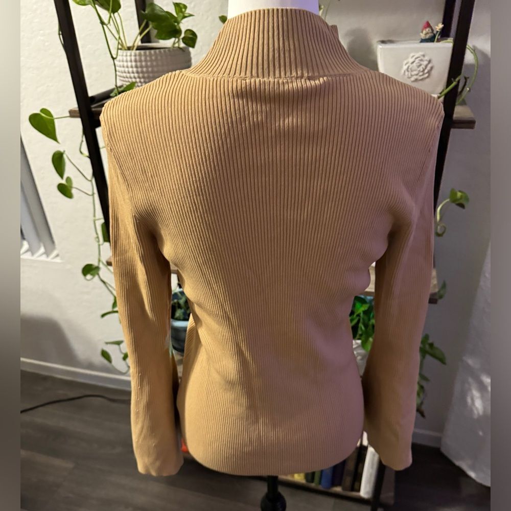 Ribbed camel colored brand new Boston Proper 3/4 zip w belle sleeves medium - Picture 8 of 9